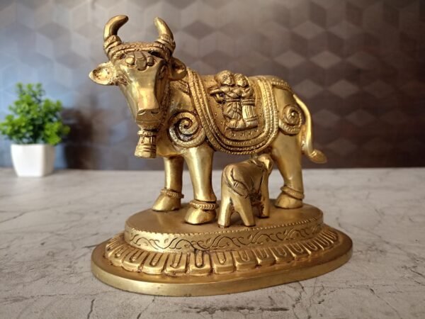 Buy Brass Cow and Calf with Radha Krishna at wholesale Price 4" Chennai, India - Image 2