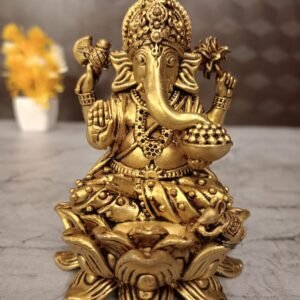 Brass Fine art Ganapathi idol at Wholesale dealer