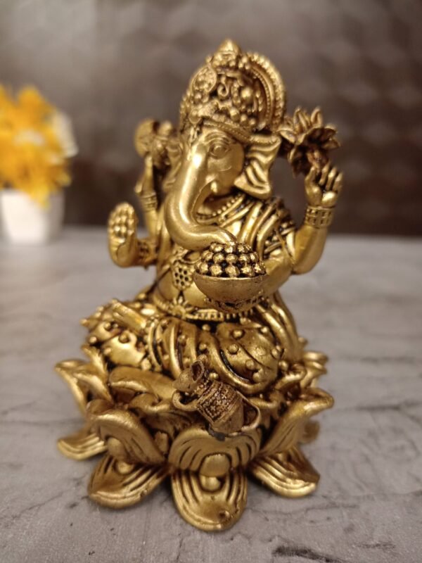 Buy Brass Fine art Ganapathi idol at Wholesale dealer Swamimalai, India - Image 3