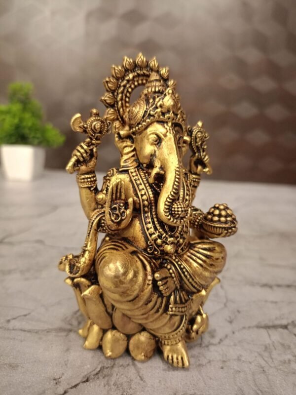 Buy Brass Fine art Vinayakar on Lotus base at Wholesale Market 4.5" Madurai, India - Image 2