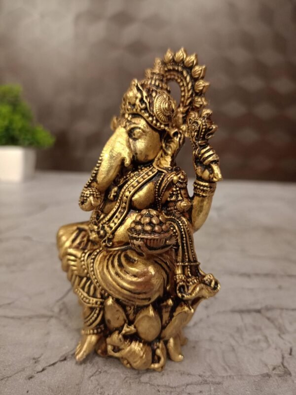 Buy Brass Fine art Vinayakar on Lotus base at Wholesale Market 4.5" Madurai, India - Image 3