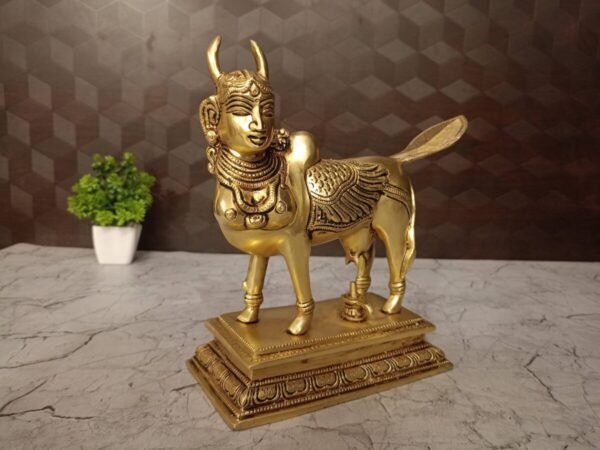 Buy Brass Kamadhenu with Shivlingam at Wholesale dealer 8.5" Jaipur, India - Image 3