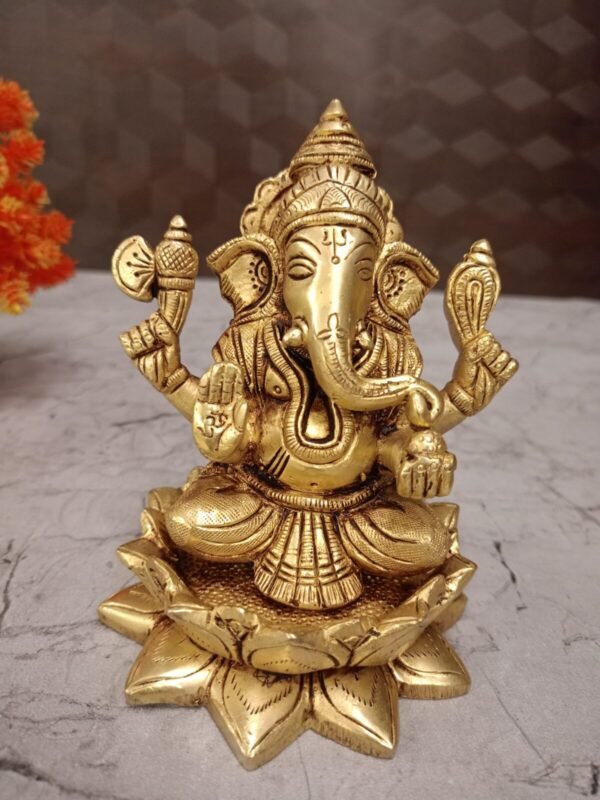 Brass Raja Ganapathi Idol Manufacturer