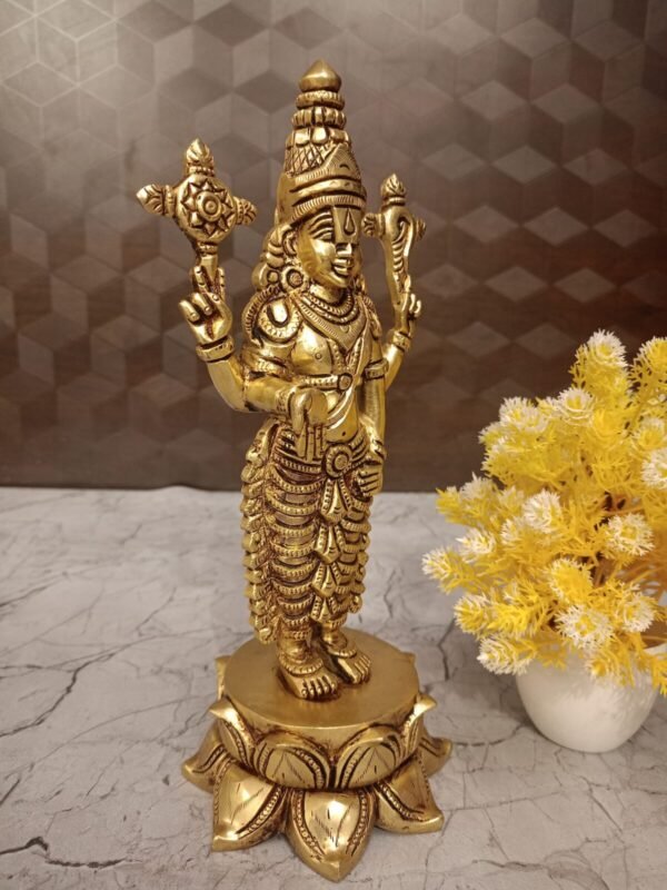 Buy Brass Perumal Idol on Lotus Base at Wholesale dealer Kumbakonam India 100% Pure Brass Idols at Best Price - Image 2