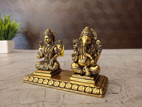Buy Brass Fine art Lakshmi and Ganesha on Chowki at Wholesale Price Aligarh, India | 100% Pure Brass Idols Manufacturer - Image 2