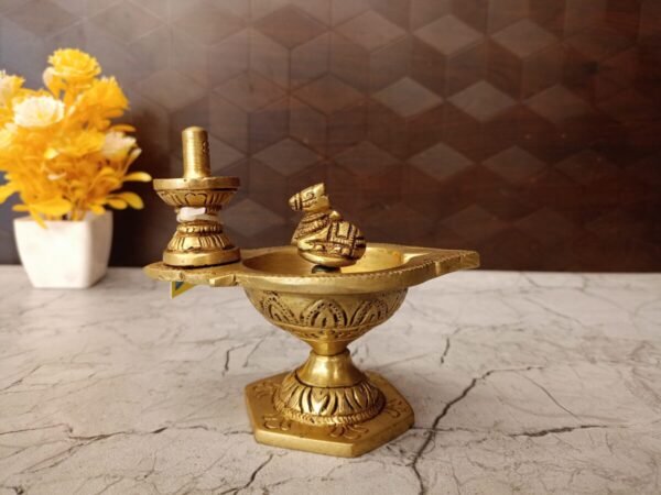 Brass Paradhosa Diya from VGO Brass -Quality and Craftsmanship
