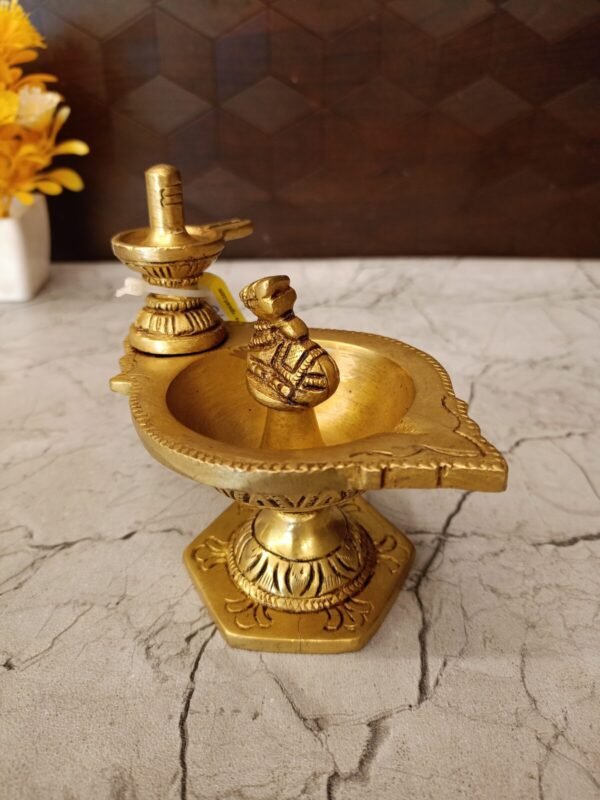 Buy Brass Paradhosa Diya at Manufacturer Price Chennai,India | 100% pure Brass Idols Manufacturer - Image 3