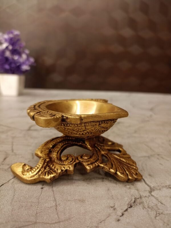 Buy Brass Single Face Agal Diya with Designer Base at Manufacturer Price, India | 100% Pure Brass Idols Manufacturer - Image 2