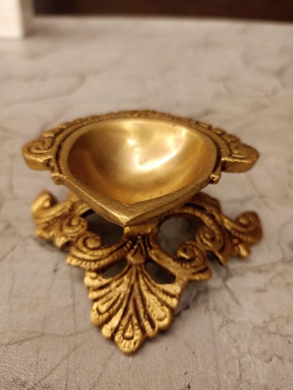 Buy Brass Single Face Agal Diya with Designer Base at Manufacturer Price, India | 100% Pure Brass Idols Manufacturer - Image 3