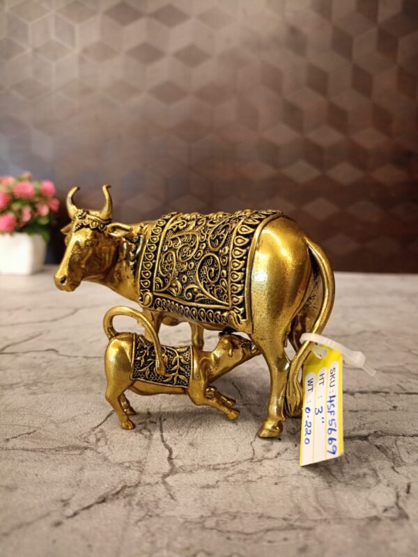 Buy Brass Fine Art Cow and Calf Idol Antique Finish Handicraft at Wholesale Market Price Madurai, India | 100% Pure Brass Idols Wholesale Supplier and Dealer Tamil Nadu , India - Image 2