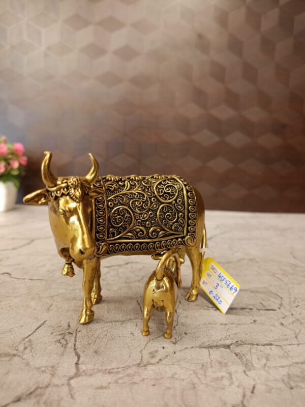 Buy Brass Fine Art Cow and Calf Idol Antique Finish Handicraft at Wholesale Market Price Madurai, India | 100% Pure Brass Idols Wholesale Supplier and Dealer Tamil Nadu , India - Image 3
