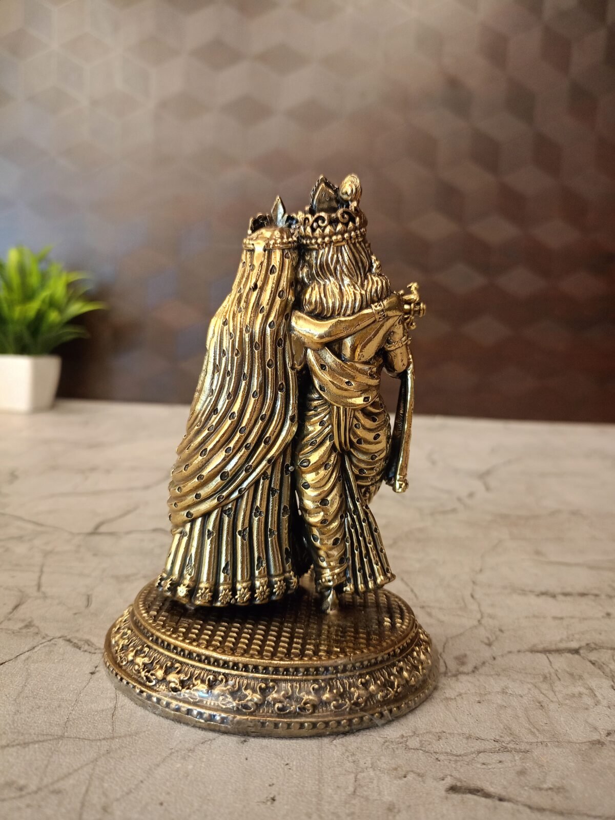 Buy Brass Fine Art Radha Krishna Idol Antique Finish Handicraft at Wholesale Price Palaghat, India | 100% Pure Brass Idols Manufacturer and Dealer, Kerala - Image 4