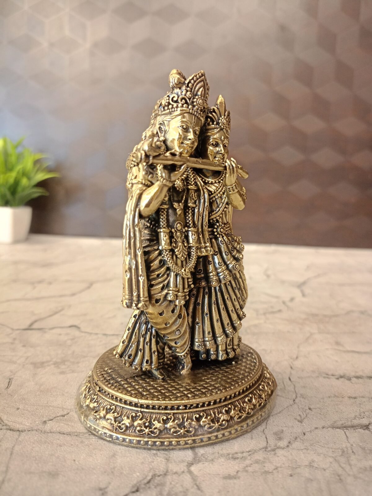 Buy Brass Fine Art Radha Krishna Idol Antique Finish Handicraft at Wholesale Price Palaghat, India | 100% Pure Brass Idols Manufacturer and Dealer, Kerala - Image 2
