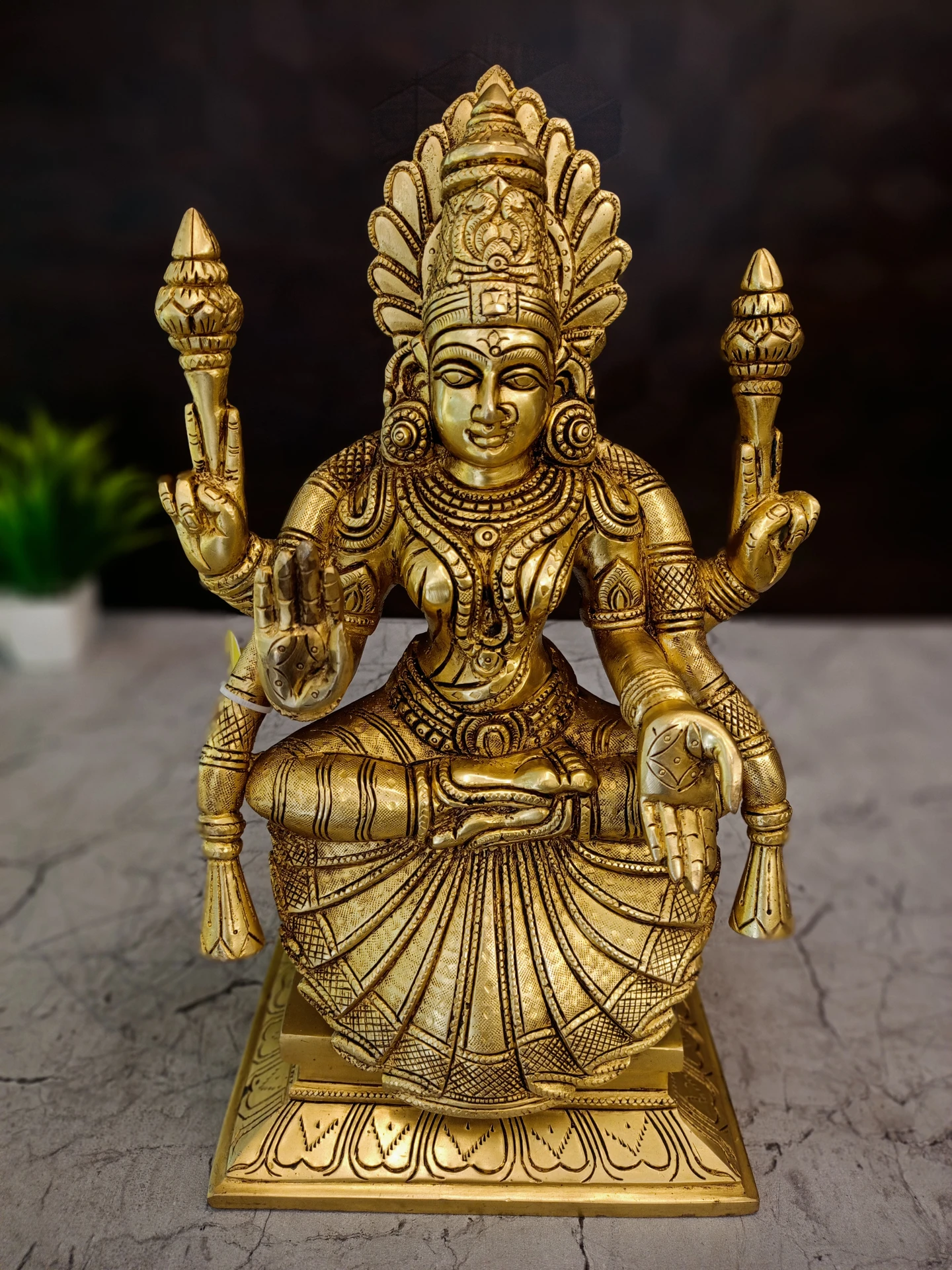 Brass Padmavathi Thayar Idol at Wholesale price Chennai, India | 100% Pure Brass Idols Supplier
